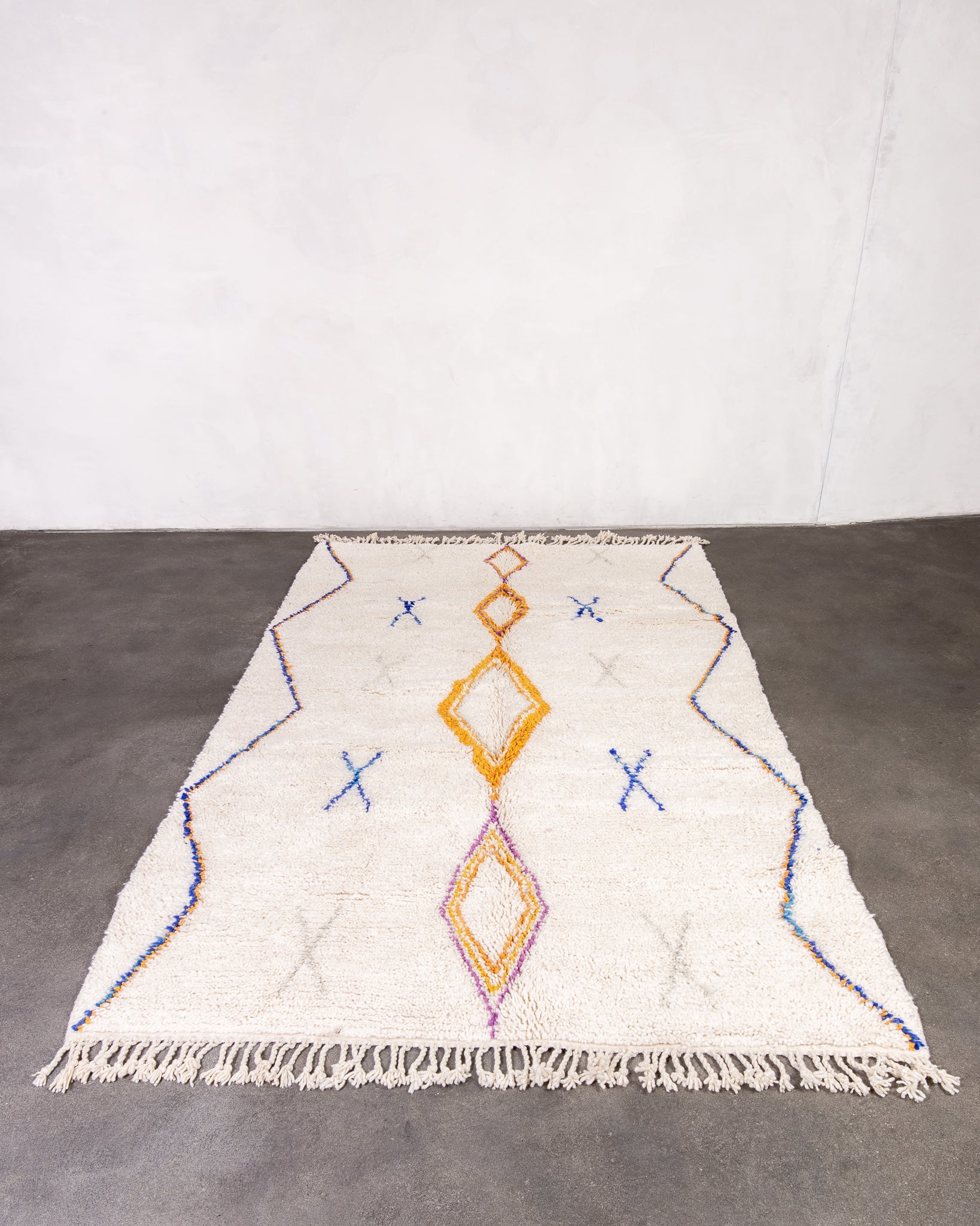 Modern designer handcrafted Berber rug from morocco Beniourain with beautiful colors and patterns